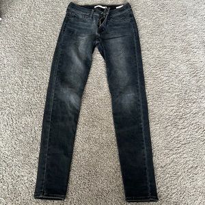 Women’s Levi’s 710 | Size 27